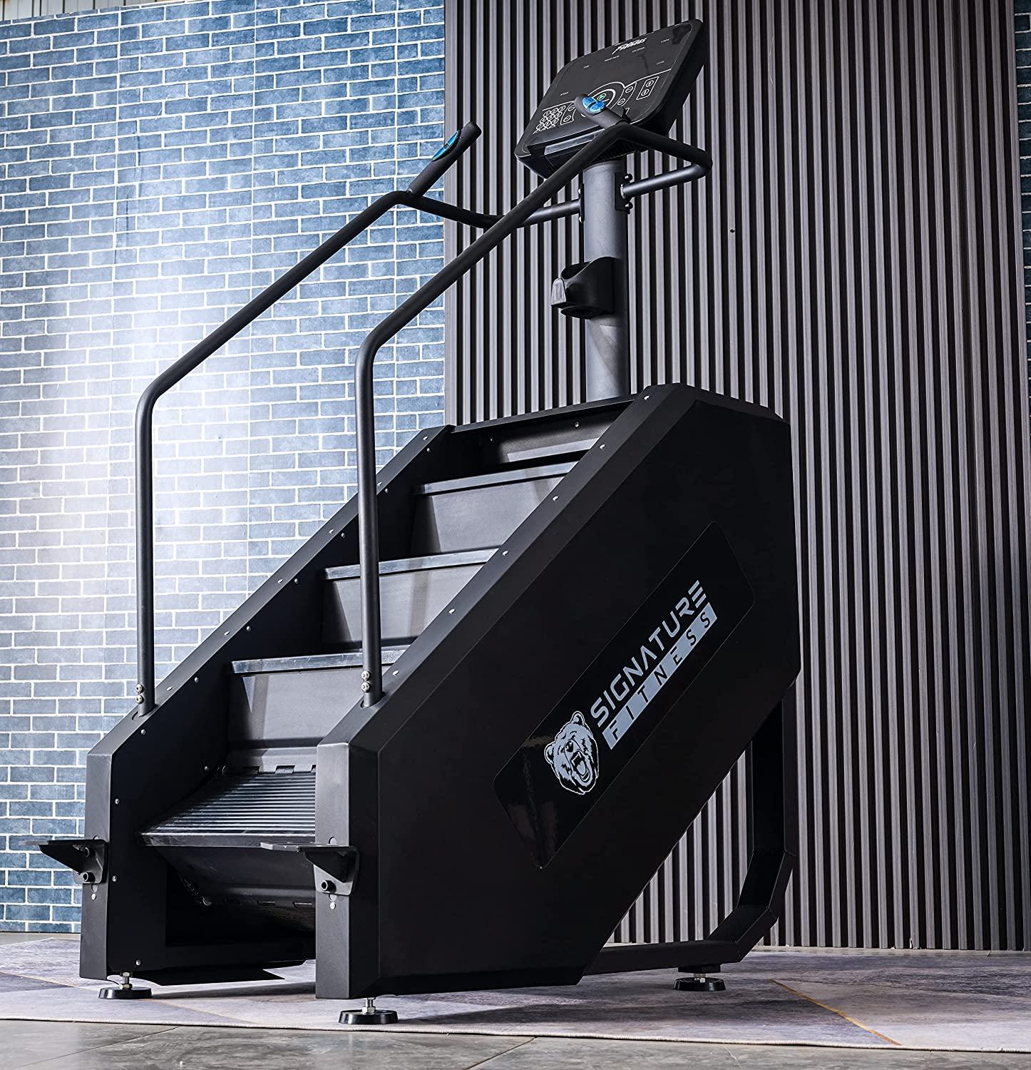The Signature Fitness SF-C2 Continuous Climber